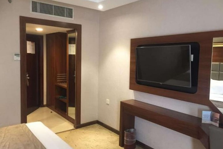 Room 17 of 67