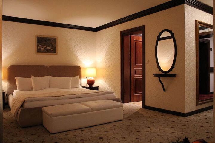Room 25 of 85