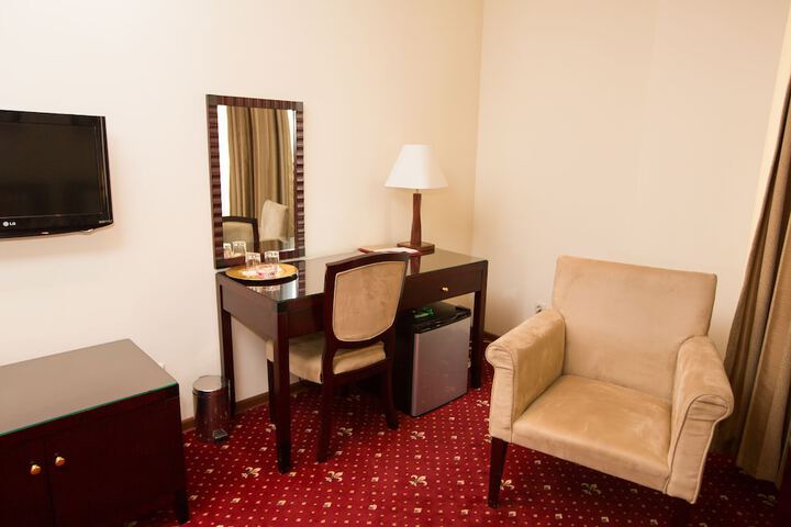 Room 17 of 47