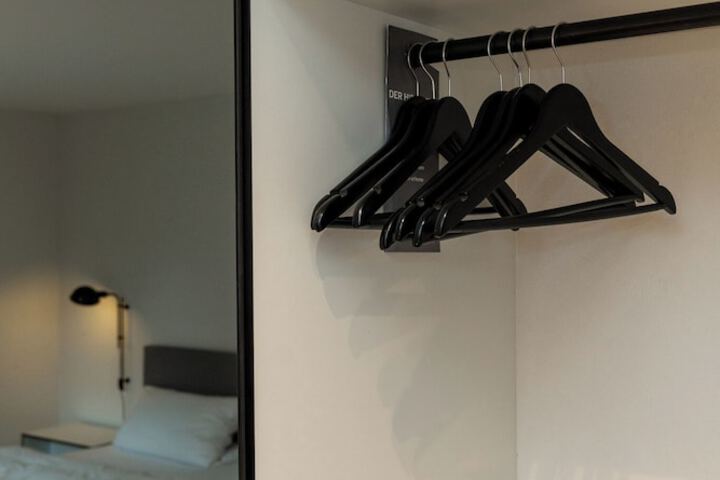Room 122 of 395