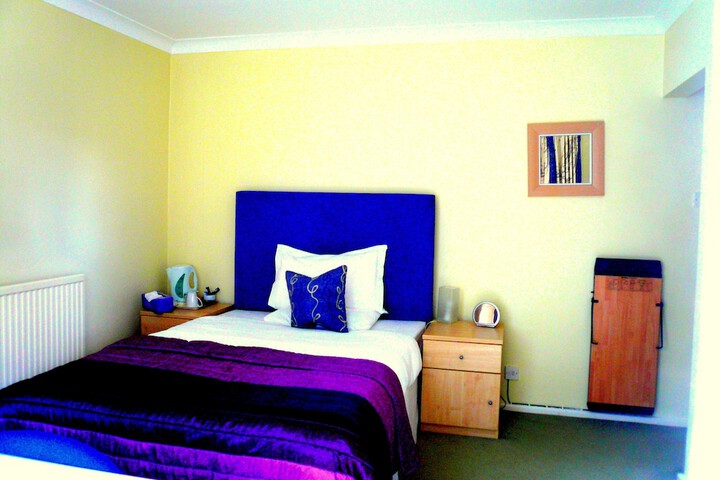 Room 3 of 6