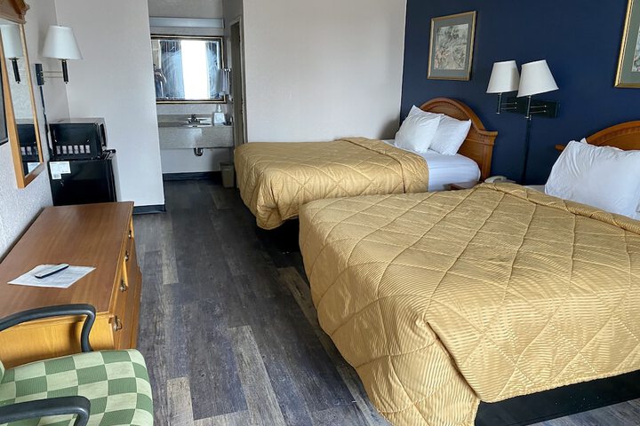 Room 9 of 69