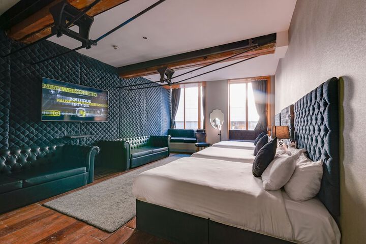 Room 26 of 94