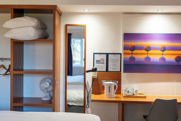 Room 19 of 59