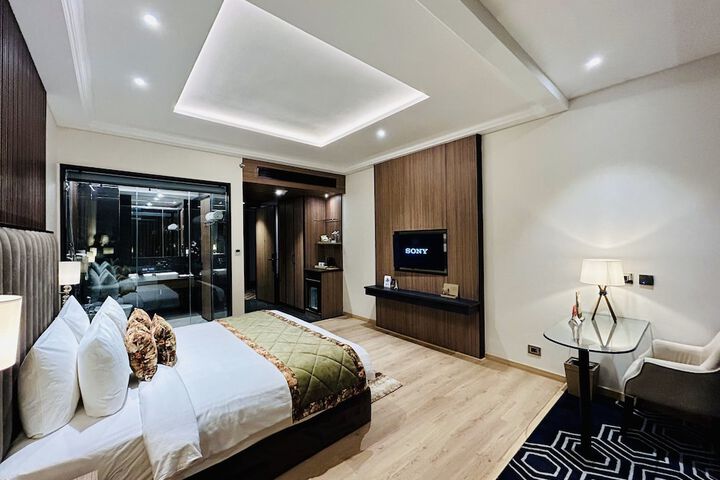 Room 21 of 52
