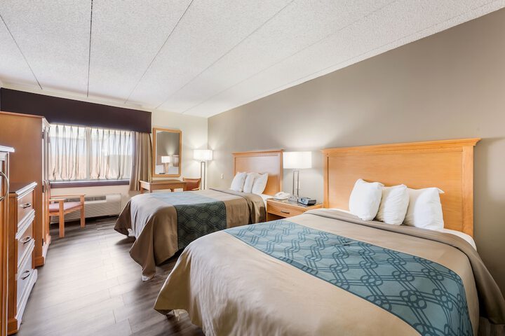 2 Double Beds (9 of 12)