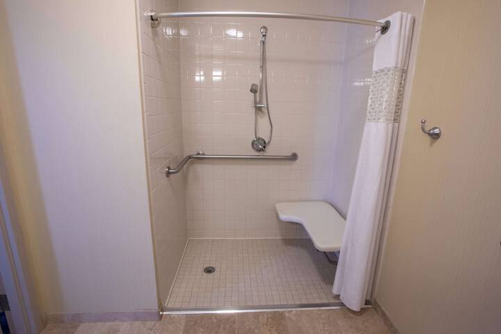 1 King Mobility Accessible with Tub (27 of 27)