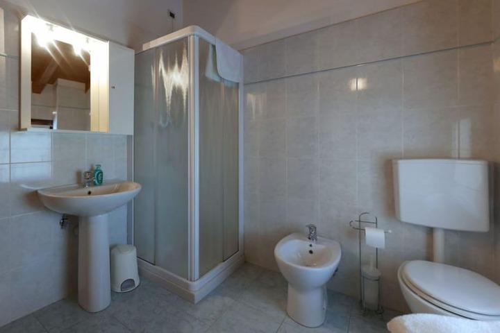 Room 9 of 21