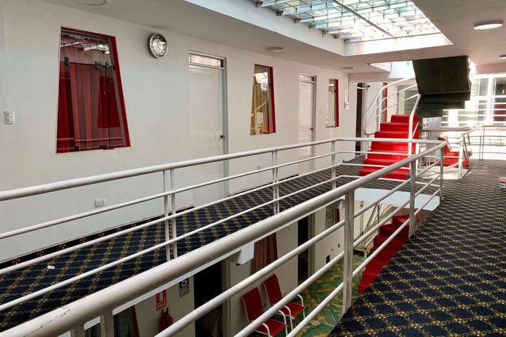 Ballroom/Hall 36 of 50