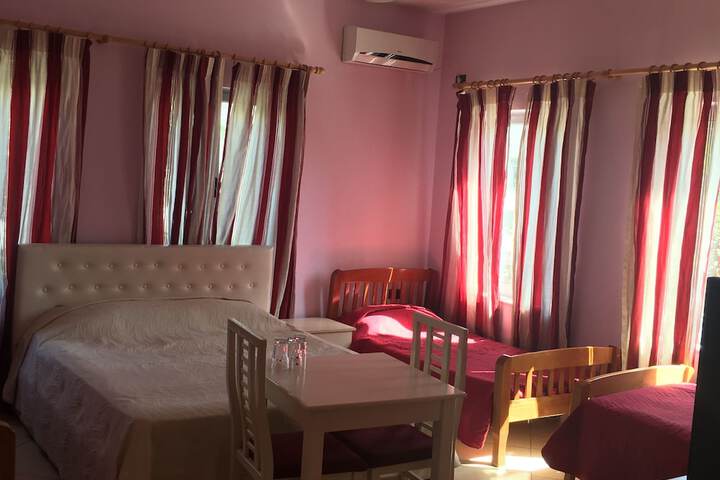 Room 17 of 34