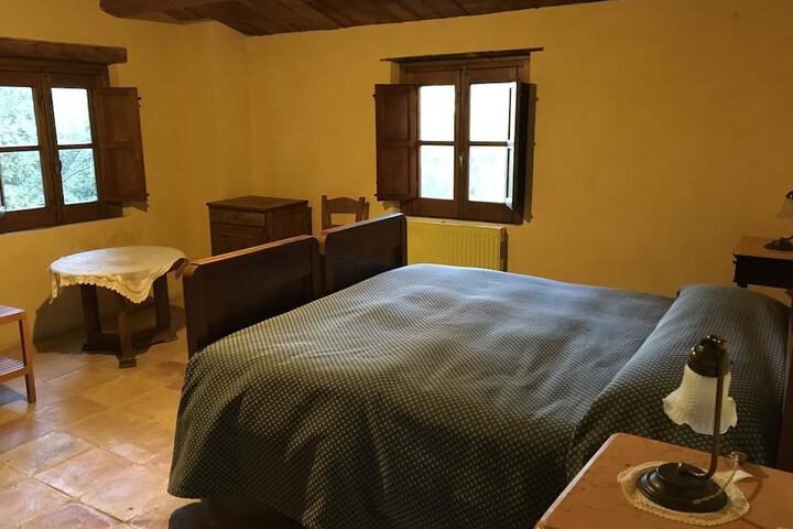 Room 8 of 28