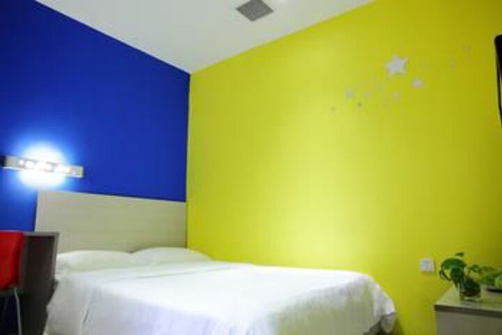 Room 28 of 38