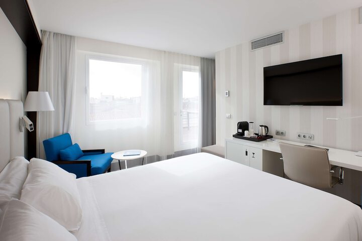 Room 10 of 44