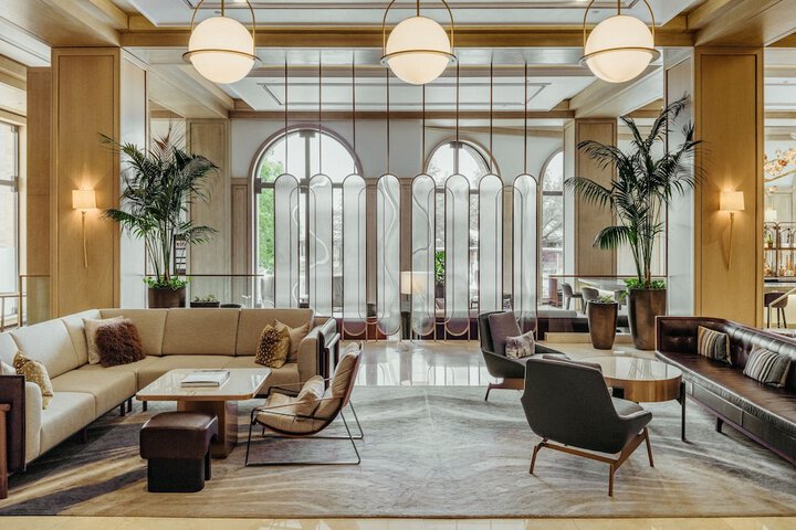 Lobby lounge