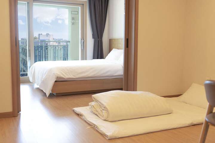 Room 17 of 35