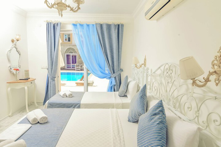Room 16 of 78