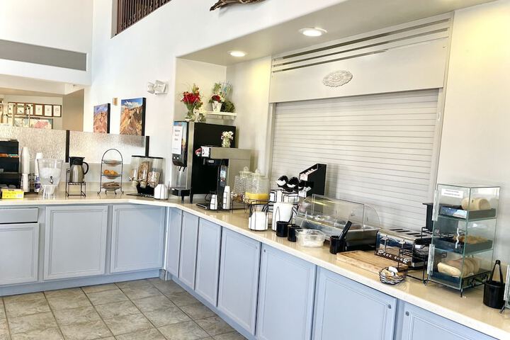 Breakfast/Coffee Service 14 of 22