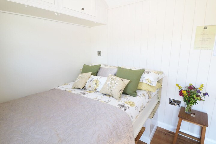 Room 3 of 5
