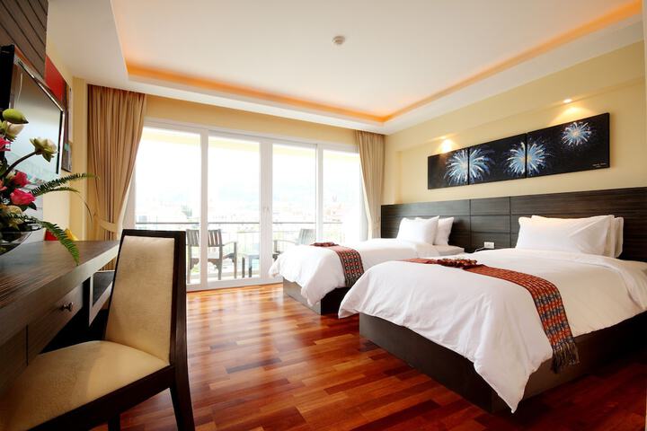 Room 10 of 90