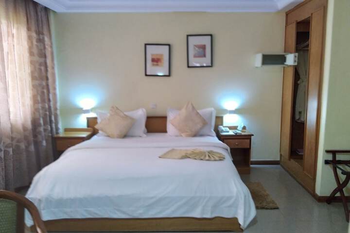 Room 12 of 51