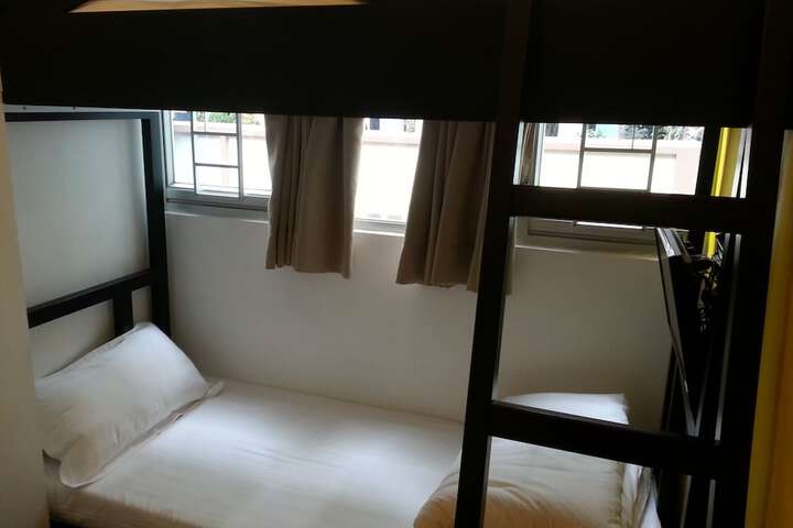 Room 15 of 33