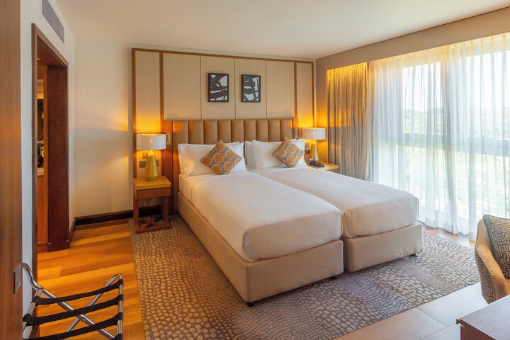 Room 18 of 80