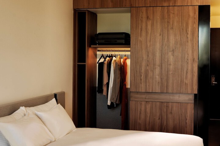Room 30 of 60