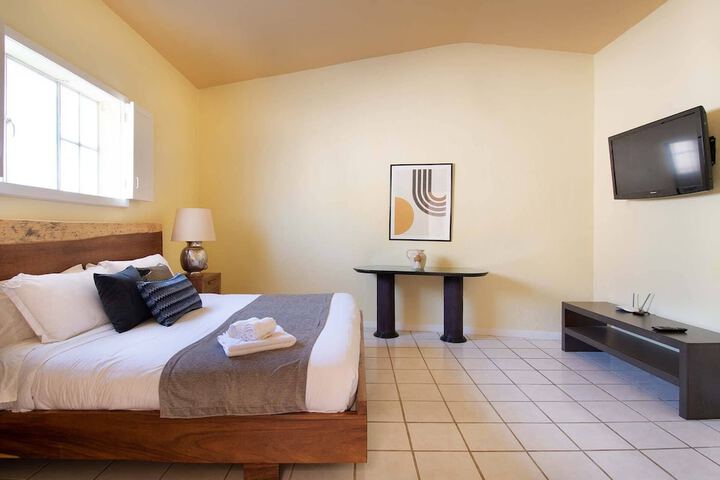 Room 3 of 25
