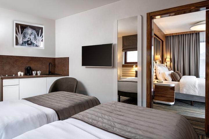 Room 22 of 50