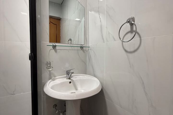 Room 12 of 36