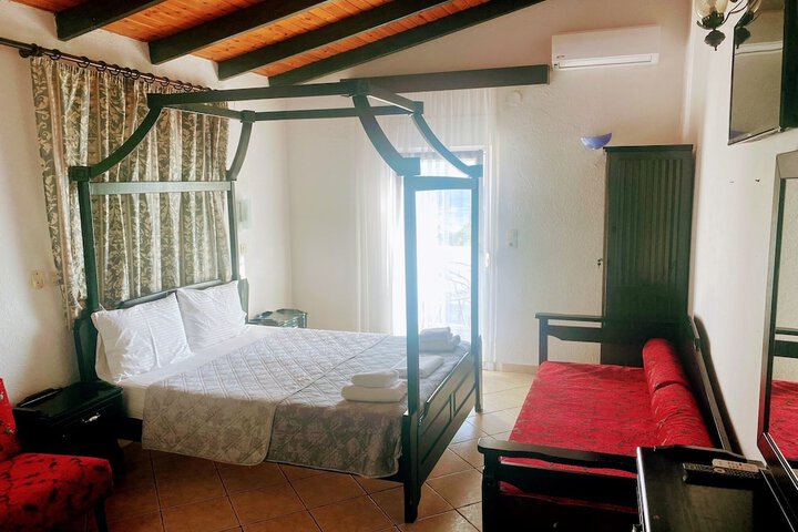 Room 15 of 73