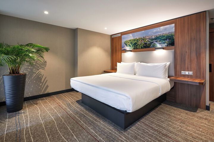 Room 20 of 74
