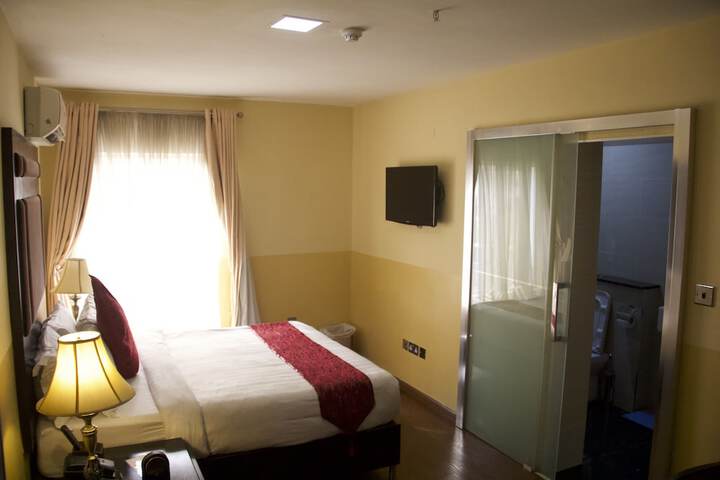 Room 10 of 44