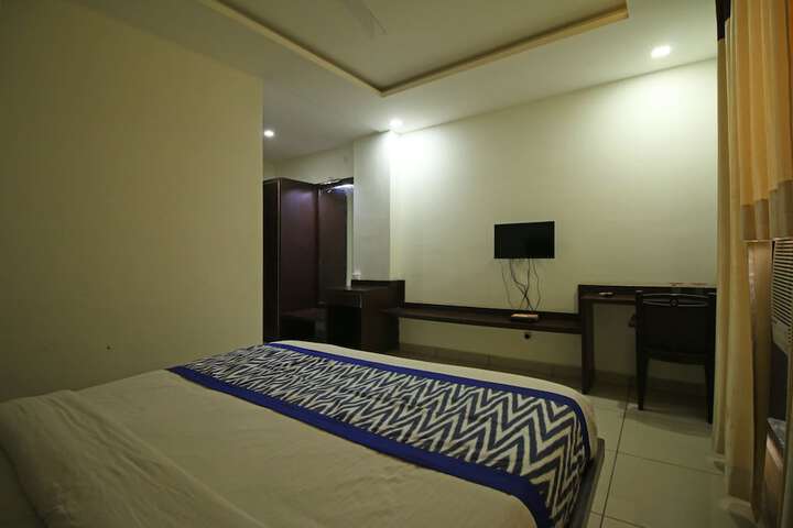 Room 8 of 21