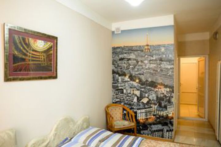Room 17 of 32