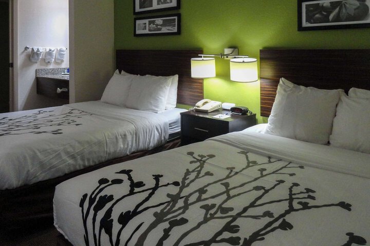 2 Double Beds (2 of 4)