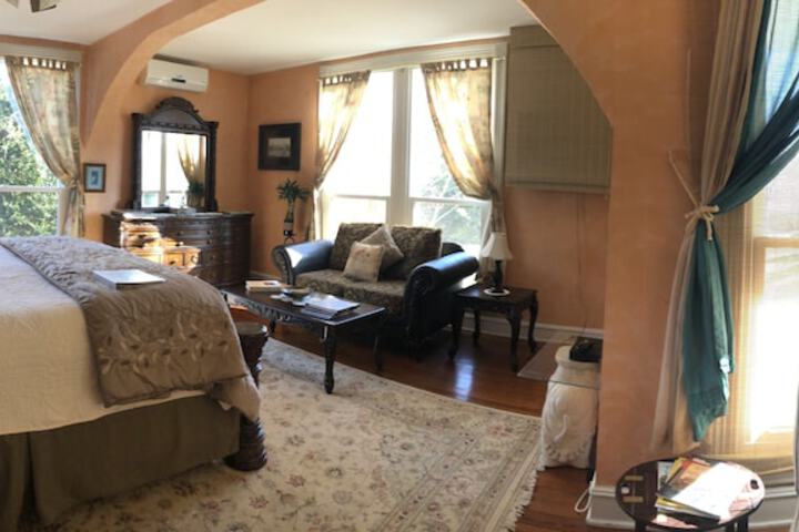 Room 7 of 111