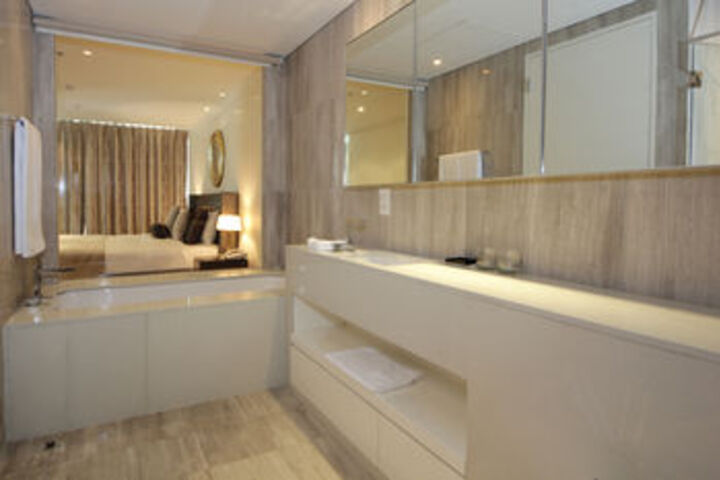 Room 3 of 66