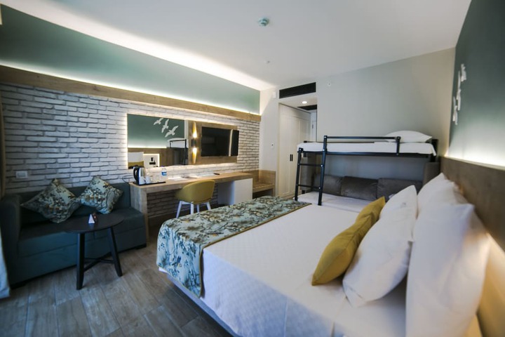 Room 11 of 40