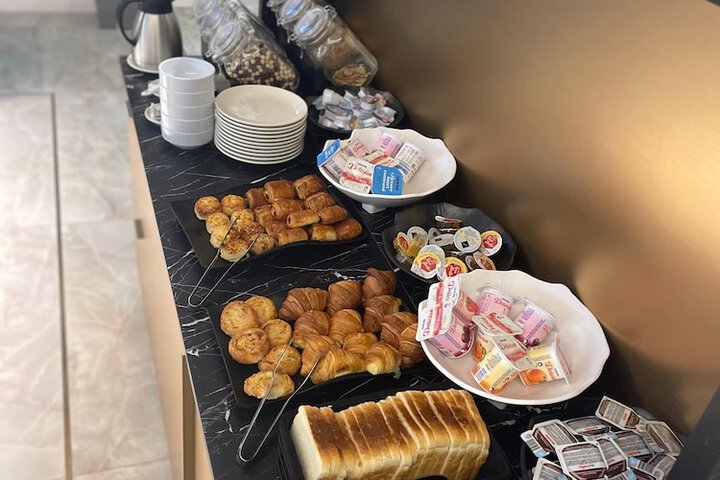 Breakfast/Coffee Service 63 of 70