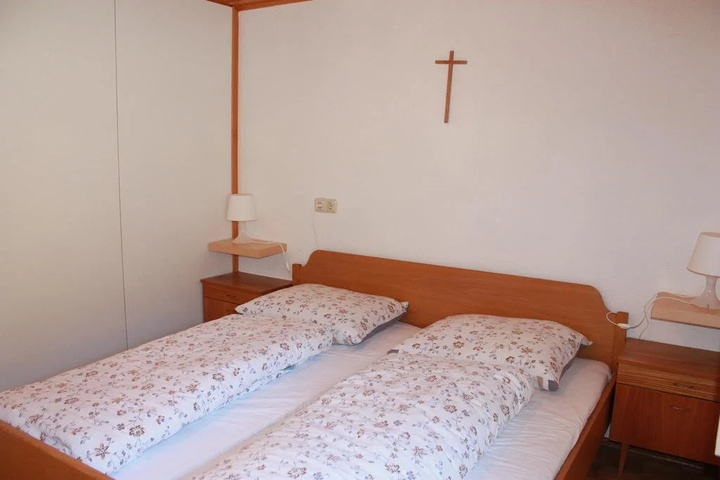 Room 3 of 26