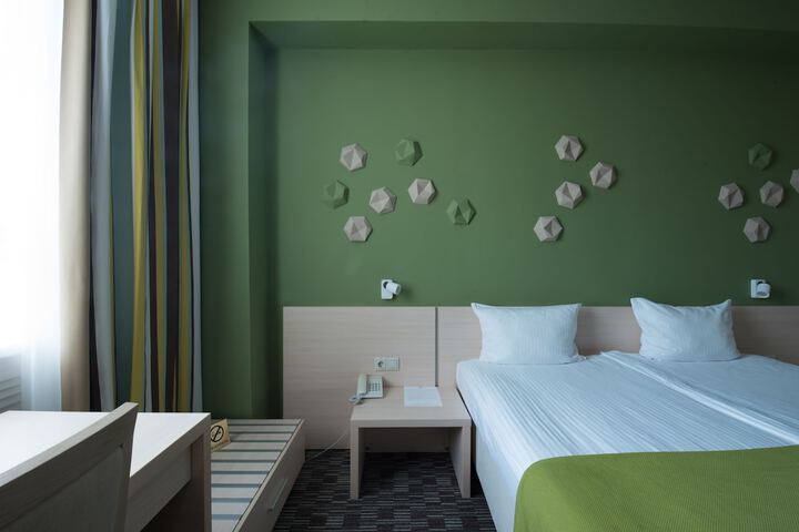 Room 17 of 38