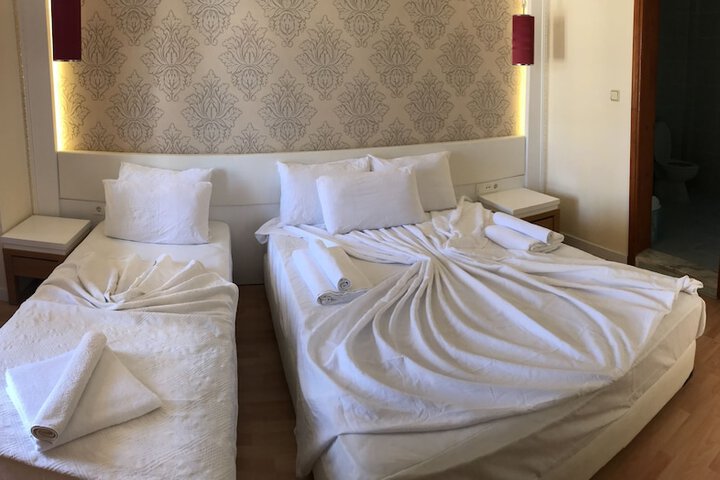 Room 7 of 26