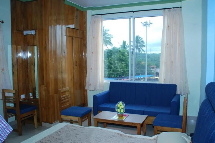 Room 2 of 3