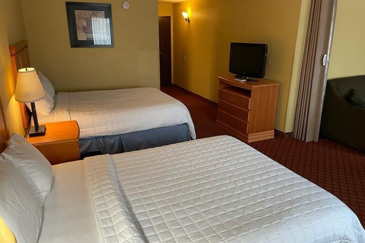 Room 9 of 25