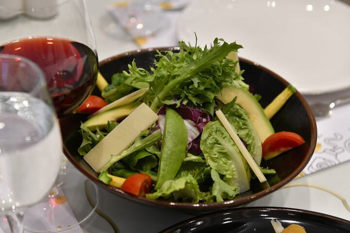 Dining 75 of 102