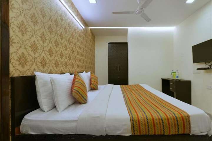 Room 20 of 37