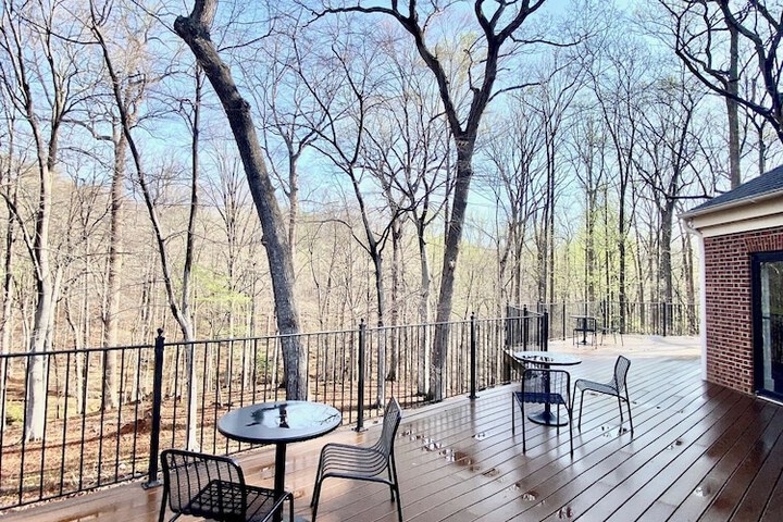 Sundeck 46 of 51