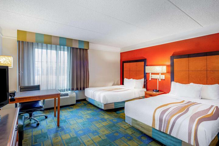 Double Accessible King Size Bed (8 of 10)