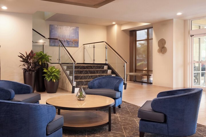 Lobby lounge